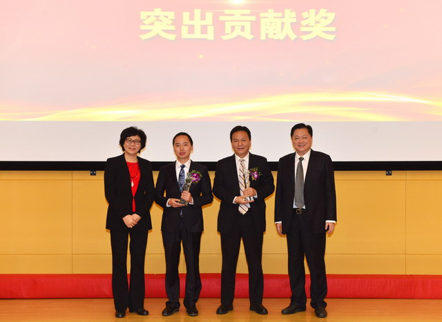 8突出貢獻(xiàn)獎_調(diào)整大小.JPG